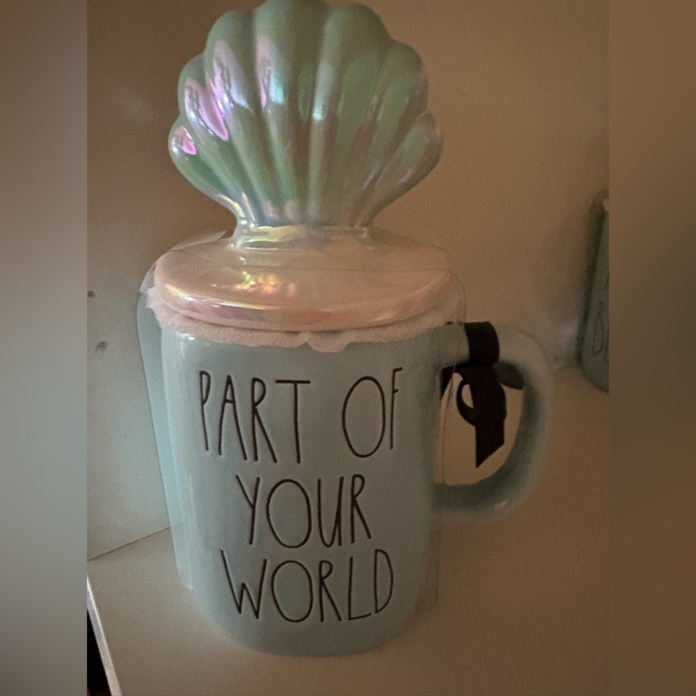 Rae Dunn Sea Shell Mug with Lid